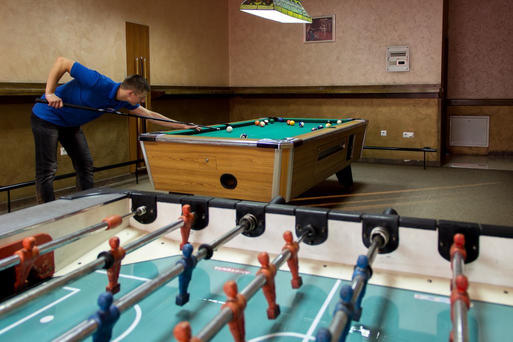 Motel Calypso Травник Екстериор снимка