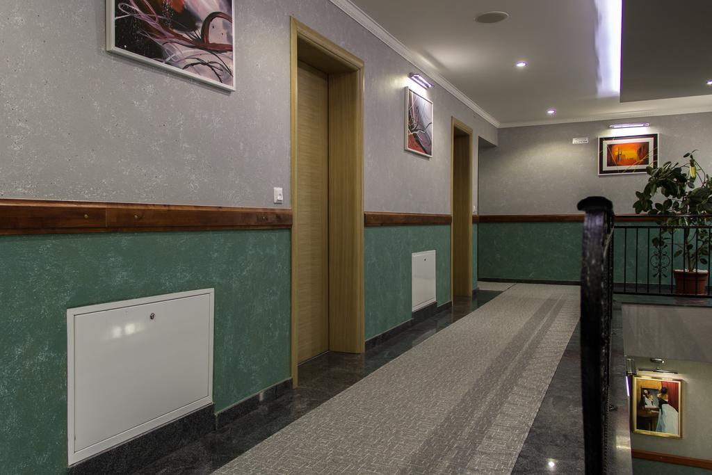 Motel Calypso Травник Екстериор снимка
