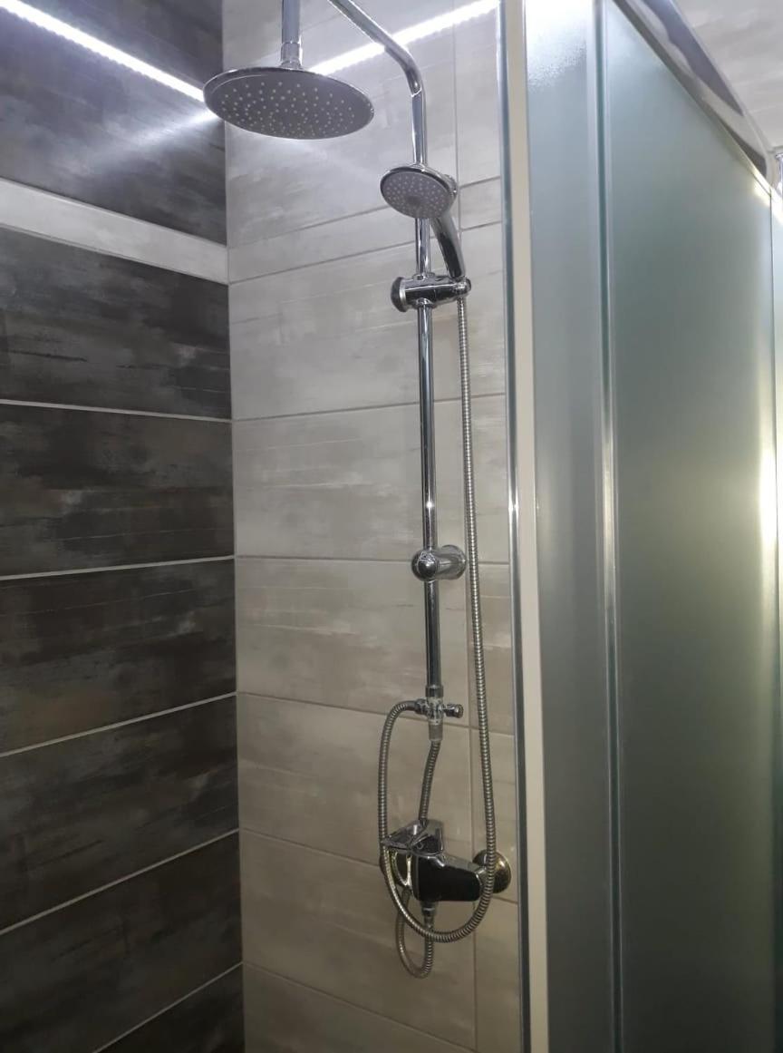 Motel Calypso Травник Екстериор снимка